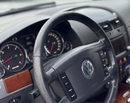 Серый Фольксваген Туарег, объемом двигателя 3 л и пробегом 295 тыс. км за 9700 $, фото 8 на Automoto.ua