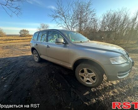 Серый Фольксваген Туарег, объемом двигателя 3 л и пробегом 330 тыс. км за 3700 $, фото 5 на Automoto.ua