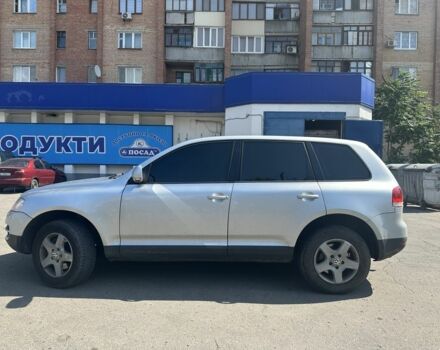Серый Фольксваген Туарег, объемом двигателя 3 л и пробегом 250 тыс. км за 6500 $, фото 2 на Automoto.ua