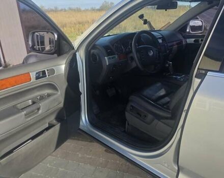 Фольксваген Туарег 2006 у Вилкове на Automoto.ua Сірий Фольксваген Туарег, об'ємом двигуна 2.46 л та пробігом 289 тис. км за 9500 $, фото 1 на Automoto.ua
