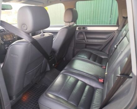 Сірий Фольксваген Туарег, об'ємом двигуна 3 л та пробігом 440 тис. км за 5900 $, фото 12 на Automoto.ua