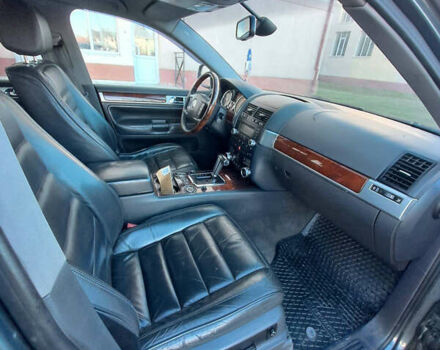 Сірий Фольксваген Туарег, об'ємом двигуна 2.97 л та пробігом 271 тис. км за 8499 $, фото 13 на Automoto.ua