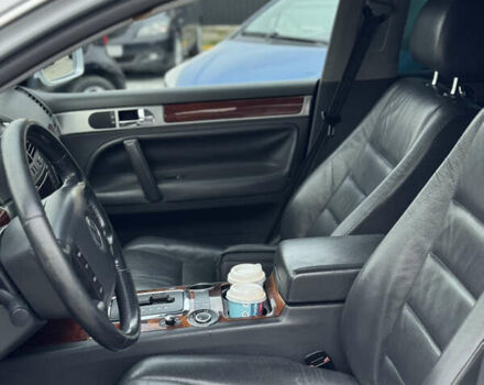 Серый Фольксваген Туарег, объемом двигателя 3 л и пробегом 295 тыс. км за 9700 $, фото 10 на Automoto.ua