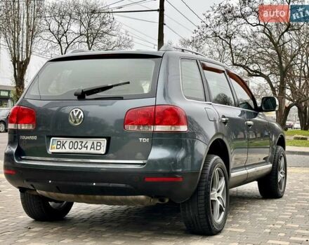 Серый Фольксваген Туарег, объемом двигателя 2.5 л и пробегом 254 тыс. км за 6700 $, фото 31 на Automoto.ua