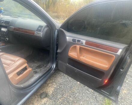 Сірий Фольксваген Туарег, об'ємом двигуна 5 л та пробігом 260 тис. км за 3100 $, фото 8 на Automoto.ua