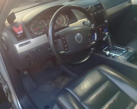 Серый Фольксваген Туарег, объемом двигателя 0 л и пробегом 270 тыс. км за 6961 $, фото 3 на Automoto.ua