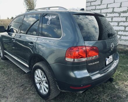 Серый Фольксваген Туарег, объемом двигателя 4.9 л и пробегом 327 тыс. км за 9200 $, фото 4 на Automoto.ua