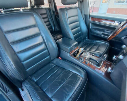 Сірий Фольксваген Туарег, об'ємом двигуна 2.97 л та пробігом 271 тис. км за 8499 $, фото 10 на Automoto.ua