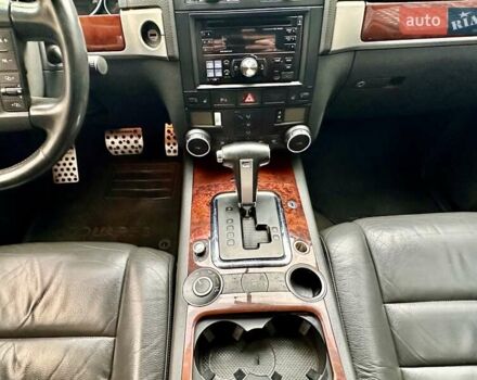 Серый Фольксваген Туарег, объемом двигателя 2.5 л и пробегом 254 тыс. км за 6700 $, фото 3 на Automoto.ua