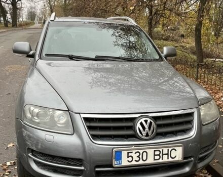 Серый Фольксваген Туарег, объемом двигателя 3 л и пробегом 315 тыс. км за 4433 $, фото 3 на Automoto.ua