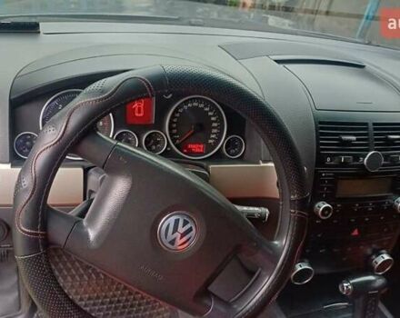 Сірий Фольксваген Туарег, об'ємом двигуна 2.5 л та пробігом 340 тис. км за 9600 $, фото 16 на Automoto.ua