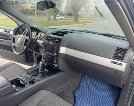 Сірий Фольксваген Туарег, об'ємом двигуна 2.5 л та пробігом 350 тис. км за 4500 $, фото 11 на Automoto.ua
