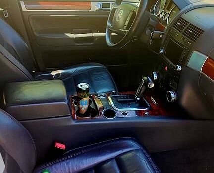 Сірий Фольксваген Туарег, об'ємом двигуна 3.2 л та пробігом 404 тис. км за 8000 $, фото 6 на Automoto.ua