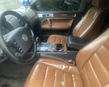 Сірий Фольксваген Туарег, об'ємом двигуна 5 л та пробігом 260 тис. км за 3100 $, фото 7 на Automoto.ua