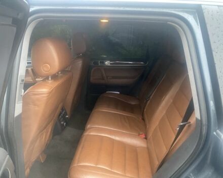 Сірий Фольксваген Туарег, об'ємом двигуна 5 л та пробігом 260 тис. км за 3100 $, фото 5 на Automoto.ua