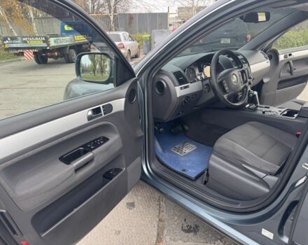 Сірий Фольксваген Туарег, об'ємом двигуна 2.5 л та пробігом 350 тис. км за 4500 $, фото 13 на Automoto.ua