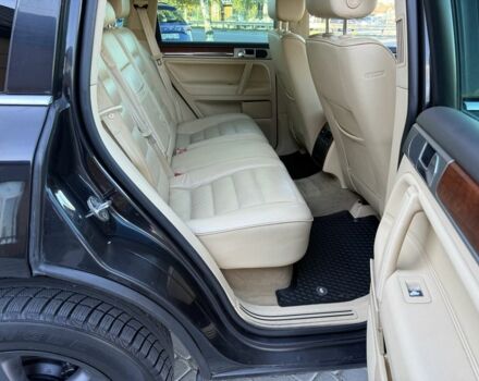 Сірий Фольксваген Туарег, об'ємом двигуна 3 л та пробігом 300 тис. км за 6900 $, фото 11 на Automoto.ua