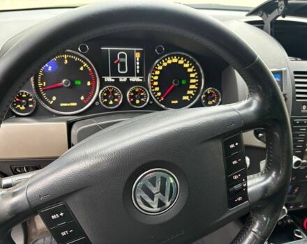 Сірий Фольксваген Туарег, об'ємом двигуна 3 л та пробігом 440 тис. км за 5900 $, фото 10 на Automoto.ua