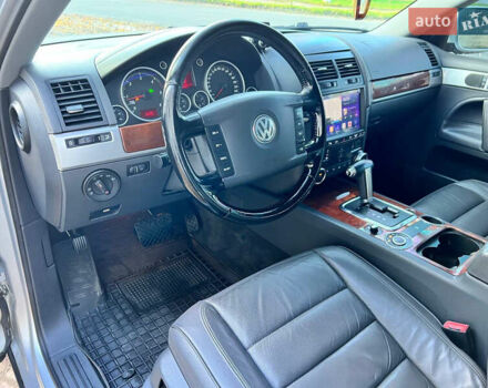 Серый Фольксваген Туарег, объемом двигателя 2.97 л и пробегом 188 тыс. км за 8900 $, фото 20 на Automoto.ua