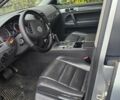 Сірий Фольксваген Туарег, об'ємом двигуна 3 л та пробігом 302 тис. км за 6402 $, фото 7 на Automoto.ua