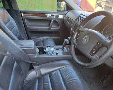 Сірий Фольксваген Туарег, об'ємом двигуна 3 л та пробігом 280 тис. км за 3700 $, фото 2 на Automoto.ua