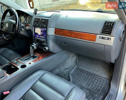 Серый Фольксваген Туарег, объемом двигателя 2.97 л и пробегом 188 тыс. км за 8900 $, фото 22 на Automoto.ua