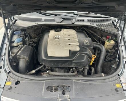 Сірий Фольксваген Туарег, об'ємом двигуна 2.5 л та пробігом 350 тис. км за 4500 $, фото 19 на Automoto.ua