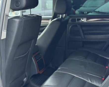 Серый Фольксваген Туарег, объемом двигателя 3 л и пробегом 295 тыс. км за 9700 $, фото 11 на Automoto.ua