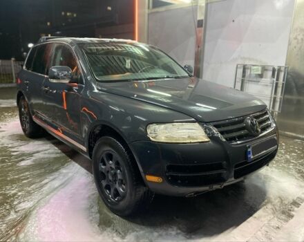 Серый Фольксваген Туарег, объемом двигателя 3.6 л и пробегом 280 тыс. км за 5700 $, фото 2 на Automoto.ua