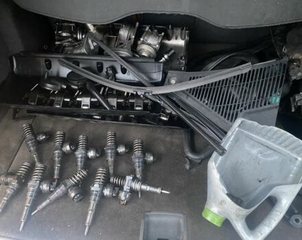 Сірий Фольксваген Туарег, об'ємом двигуна 5 л та пробігом 260 тис. км за 3100 $, фото 17 на Automoto.ua