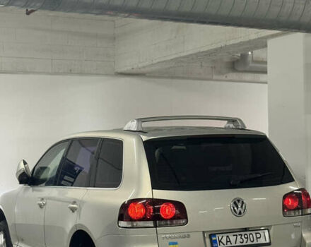 Фольксваген Туарег 2007 в Киеве на Automoto.ua Серый Фольксваген Туарег, объемом двигателя 2.46 л и пробегом 290 тыс. км за 9750 $, фото 12 на Automoto.ua