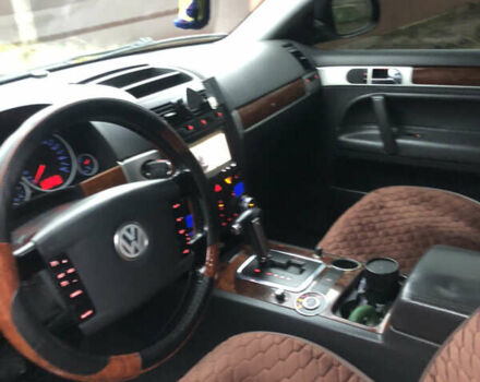 Серый Фольксваген Туарег, объемом двигателя 3.6 л и пробегом 290 тыс. км за 12000 $, фото 42 на Automoto.ua