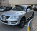 Сірий Фольксваген Туарег, об'ємом двигуна 3 л та пробігом 245 тис. км за 10900 $, фото 21 на Automoto.ua