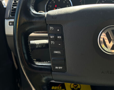 Серый Фольксваген Туарег, объемом двигателя 3.6 л и пробегом 153 тыс. км за 10700 $, фото 17 на Automoto.ua