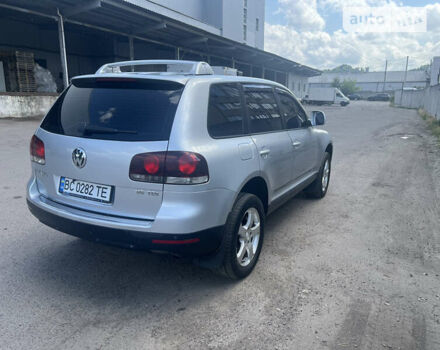 Серый Фольксваген Туарег, объемом двигателя 3 л и пробегом 230 тыс. км за 13500 $, фото 3 на Automoto.ua