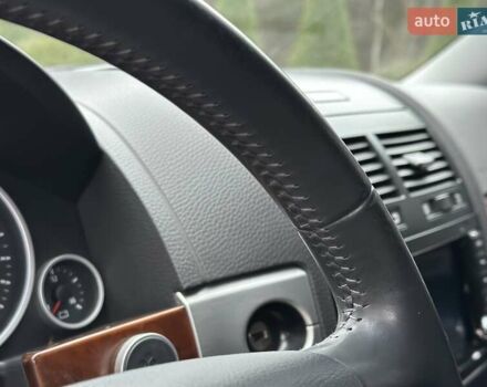 Серый Фольксваген Туарег, объемом двигателя 2.5 л и пробегом 138 тыс. км за 8999 $, фото 51 на Automoto.ua