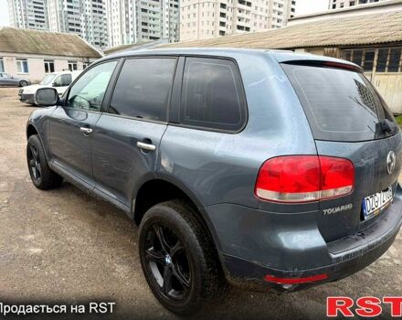 Серый Фольксваген Туарег, объемом двигателя 2.5 л и пробегом 248 тыс. км за 4300 $, фото 1 на Automoto.ua