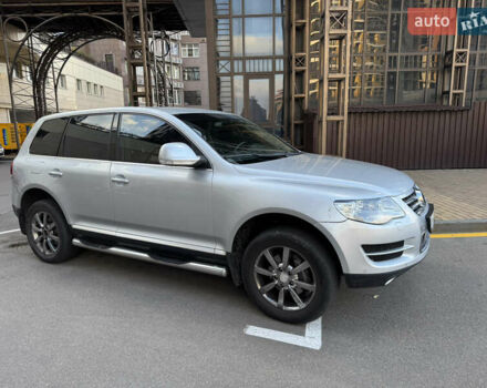 Сірий Фольксваген Туарег, об'ємом двигуна 3 л та пробігом 245 тис. км за 10900 $, фото 19 на Automoto.ua