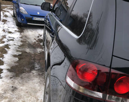 Серый Фольксваген Туарег, объемом двигателя 3.6 л и пробегом 290 тыс. км за 12000 $, фото 2 на Automoto.ua