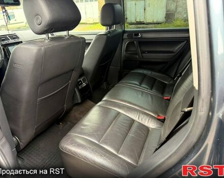 Серый Фольксваген Туарег, объемом двигателя 2.5 л и пробегом 248 тыс. км за 4300 $, фото 7 на Automoto.ua