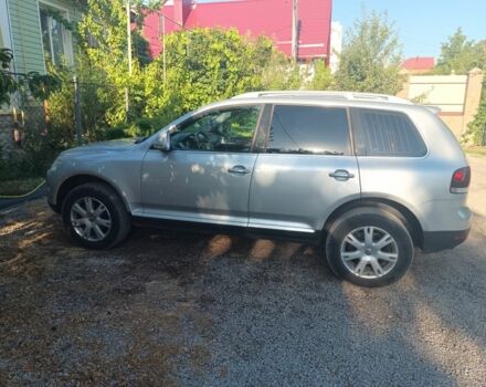 Серый Фольксваген Туарег, объемом двигателя 2.5 л и пробегом 3 тыс. км за 10000 $, фото 3 на Automoto.ua