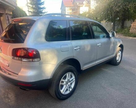 Серый Фольксваген Туарег, объемом двигателя 3 л и пробегом 355 тыс. км за 7808 $, фото 5 на Automoto.ua