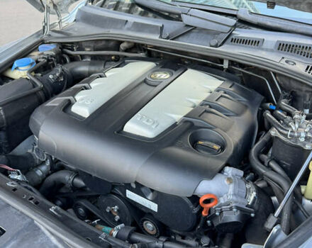 Сірий Фольксваген Туарег, об'ємом двигуна 3 л та пробігом 245 тис. км за 10900 $, фото 22 на Automoto.ua