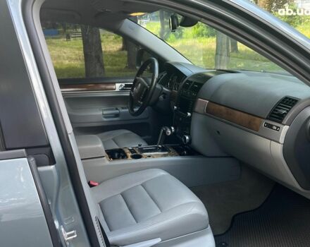 Сірий Фольксваген Туарег, об'ємом двигуна 3 л та пробігом 313 тис. км за 10990 $, фото 14 на Automoto.ua