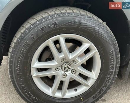 Серый Фольксваген Туарег, объемом двигателя 2.5 л и пробегом 138 тыс. км за 8999 $, фото 24 на Automoto.ua