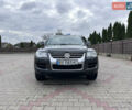 Серый Фольксваген Туарег, объемом двигателя 2.97 л и пробегом 367 тыс. км за 9500 $, фото 5 на Automoto.ua