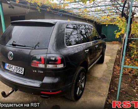 Серый Фольксваген Туарег, объемом двигателя 3 л и пробегом 320 тыс. км за 8000 $, фото 2 на Automoto.ua