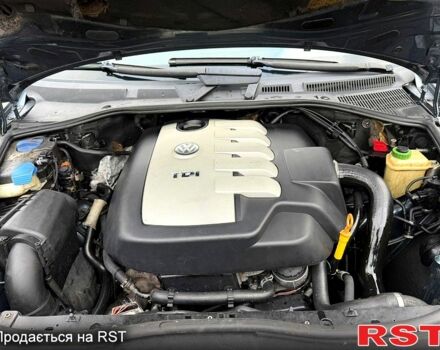 Серый Фольксваген Туарег, объемом двигателя 2.5 л и пробегом 248 тыс. км за 4300 $, фото 9 на Automoto.ua