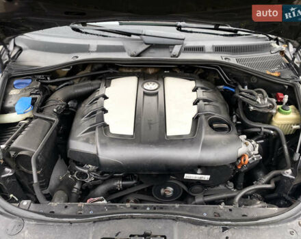 Сірий Фольксваген Туарег, об'ємом двигуна 3 л та пробігом 264 тис. км за 13200 $, фото 29 на Automoto.ua