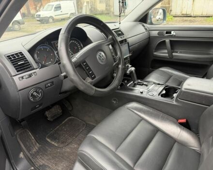 Серый Фольксваген Туарег, объемом двигателя 2.5 л и пробегом 248 тыс. км за 4300 $, фото 6 на Automoto.ua